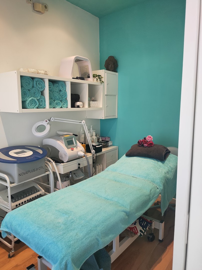 Decontrakte by Miriam Olariaga Centro de estética avanzada y quiromasaje · Fotos 8